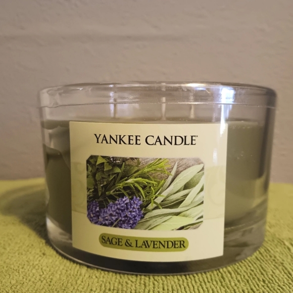 Rare Yankee Candle Lavender Sage 3 Wick Candle Retired - Picture 1 of 5